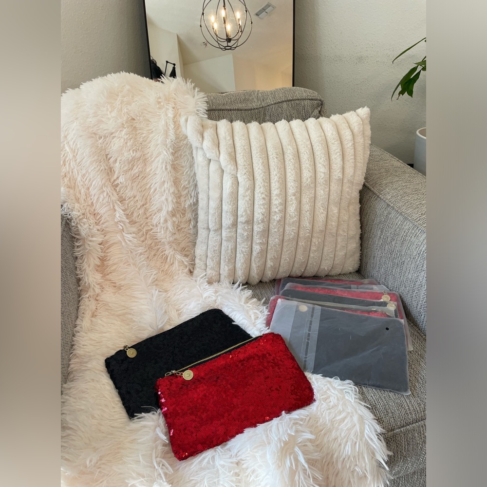 8 Makeup bags/pouch bags